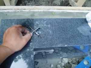 ステンレス製アンカーボルト留め、金具留め