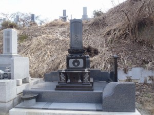 和モダン型　黒御影石蓮華付