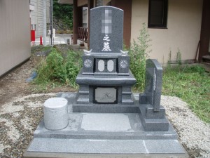 雪深い土地向き　丘納骨堂型